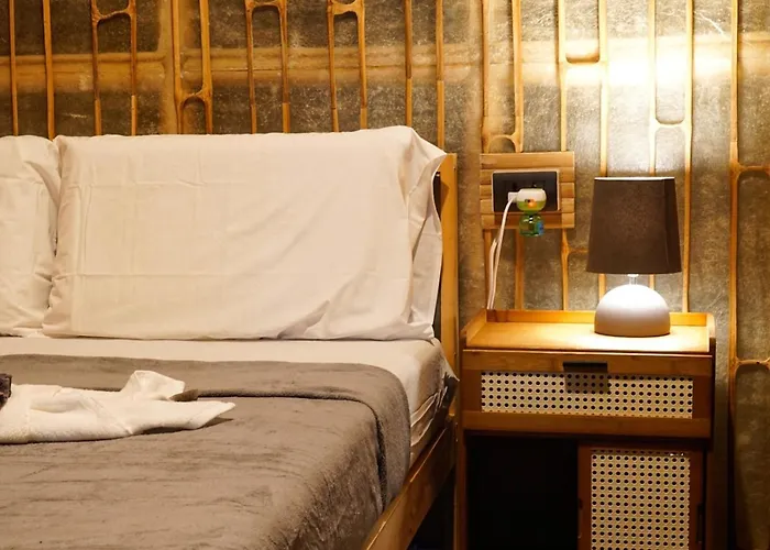 The Backyard Hostel Moalboal